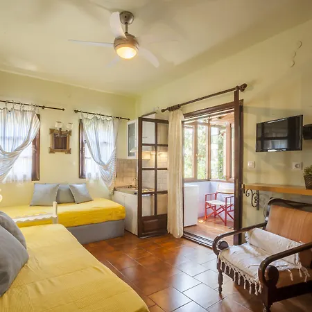 בית הארחה Alterra נאוס מרמרס