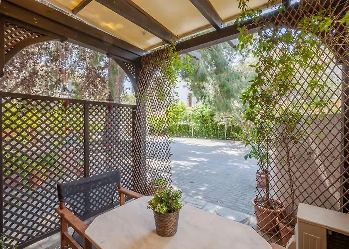 Alterra בית הארחה 3*